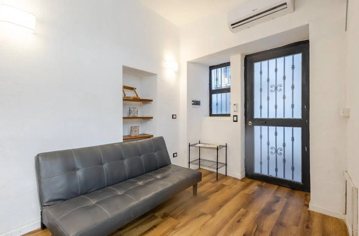 Holiday home Tanqueroom Revolution - Centro Storico - Station Palermo Italy